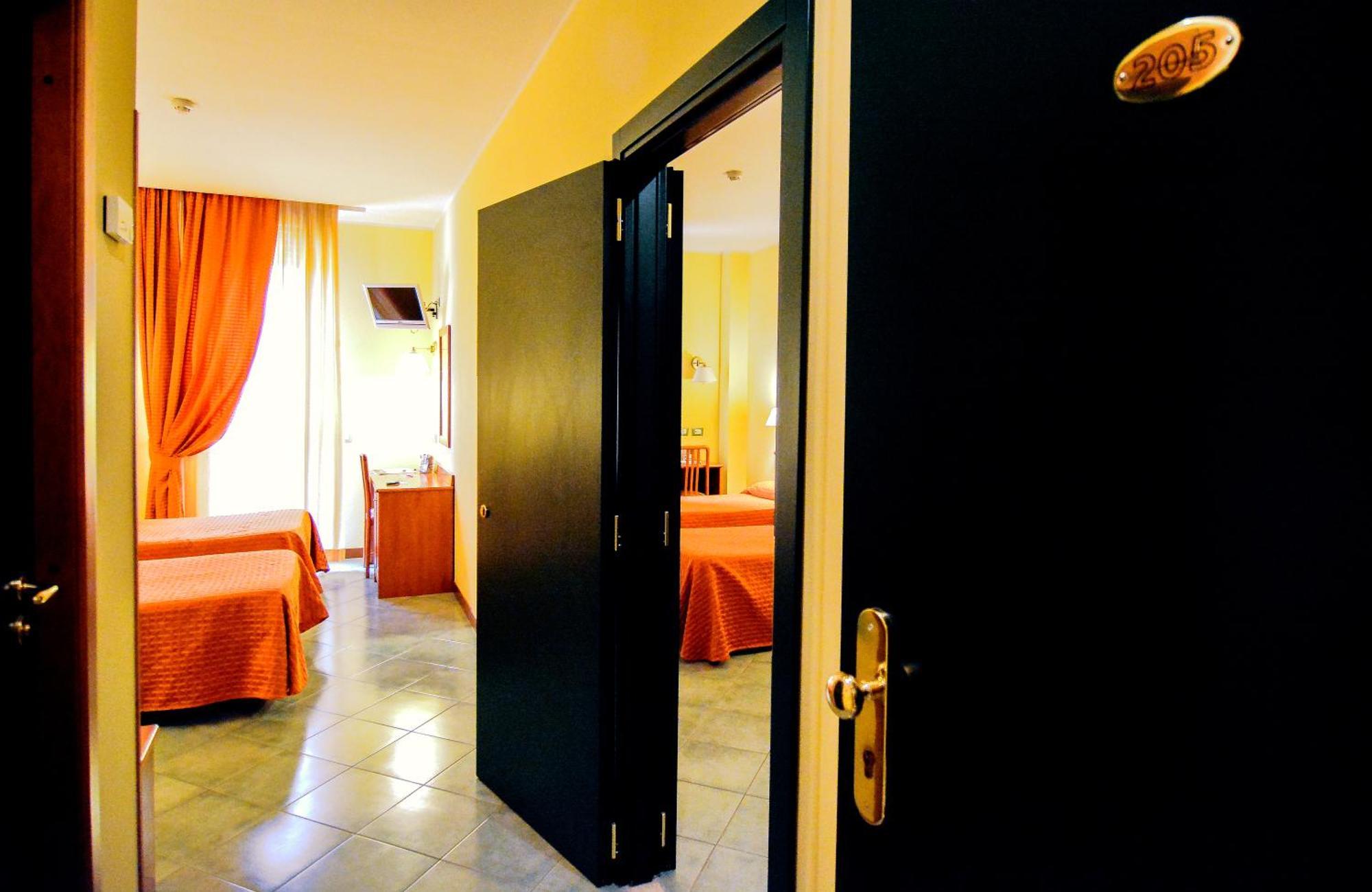 Hotel Degli Amici Artena Cameră foto