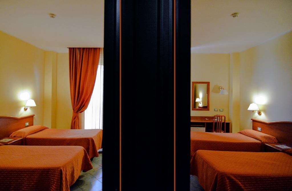 Hotel Degli Amici Artena Cameră foto