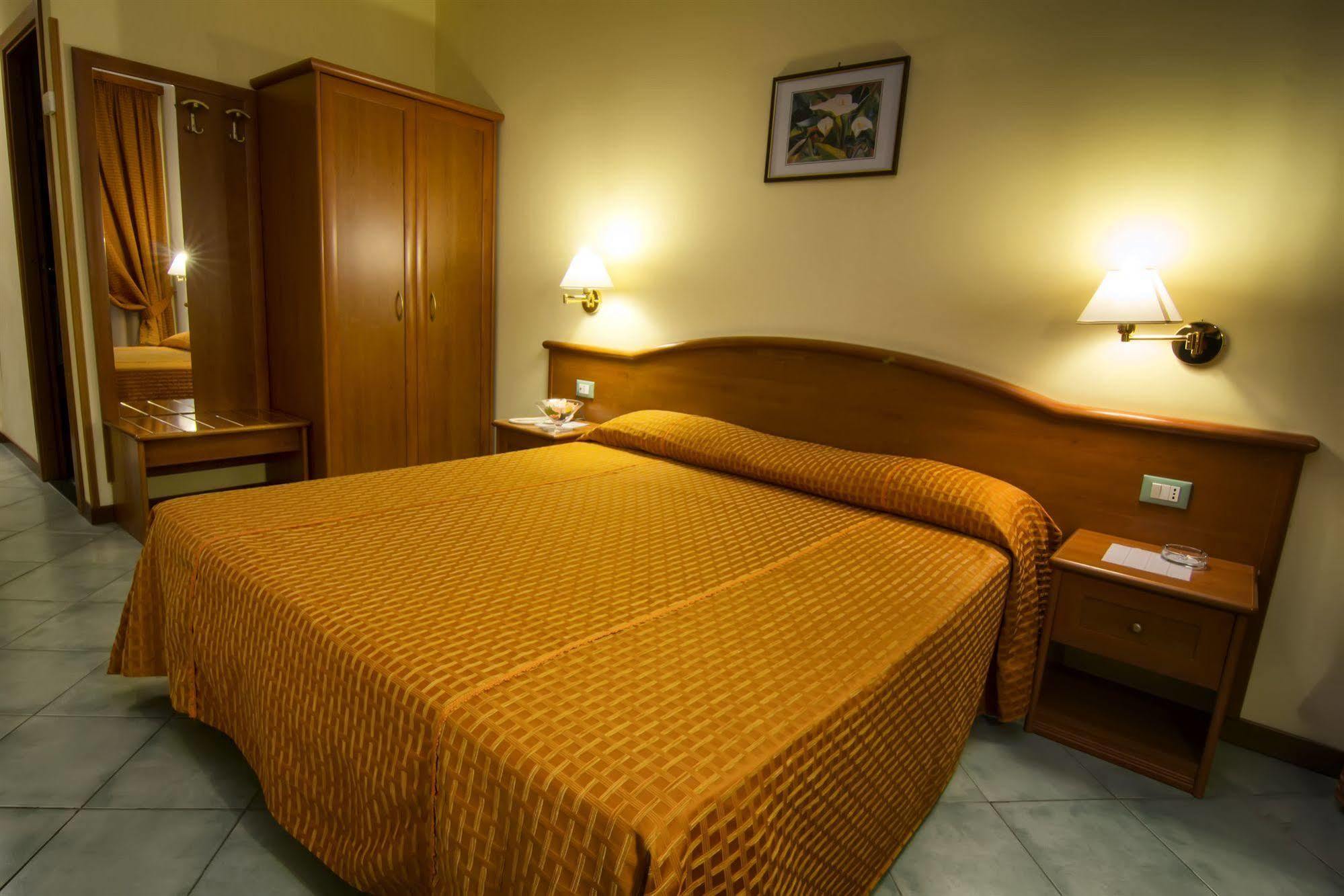 Hotel Degli Amici Artena Exterior foto