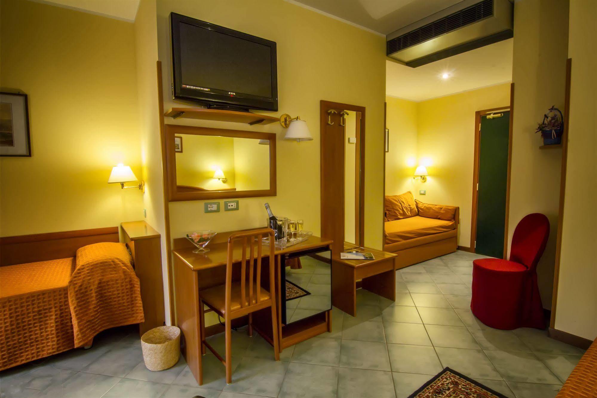 Hotel Degli Amici Artena Exterior foto