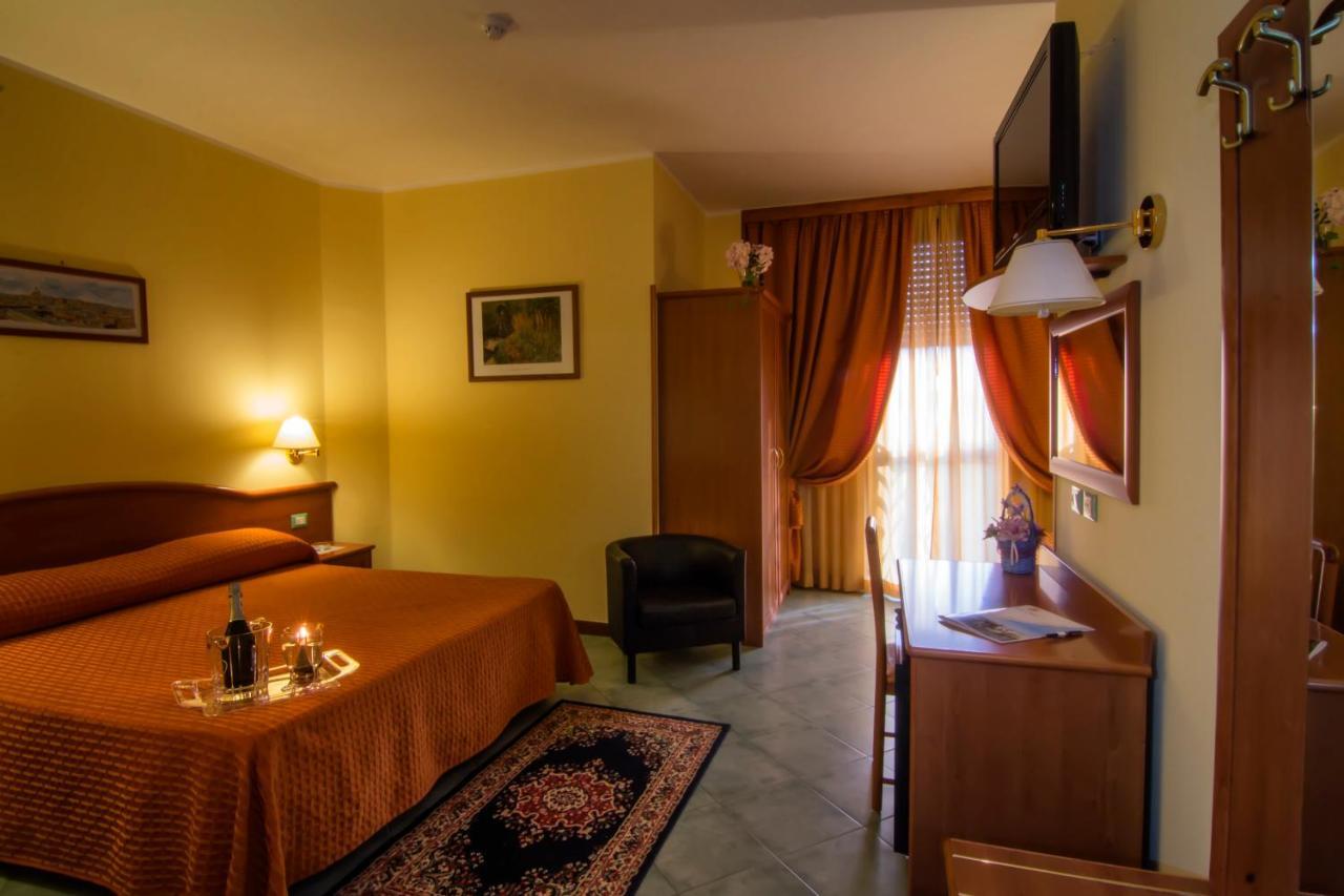 Hotel Degli Amici Artena Cameră foto